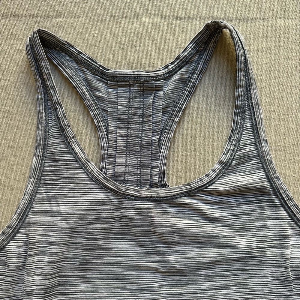 Lululemon Grey Razorback Tank Top - Picture 4 of 7